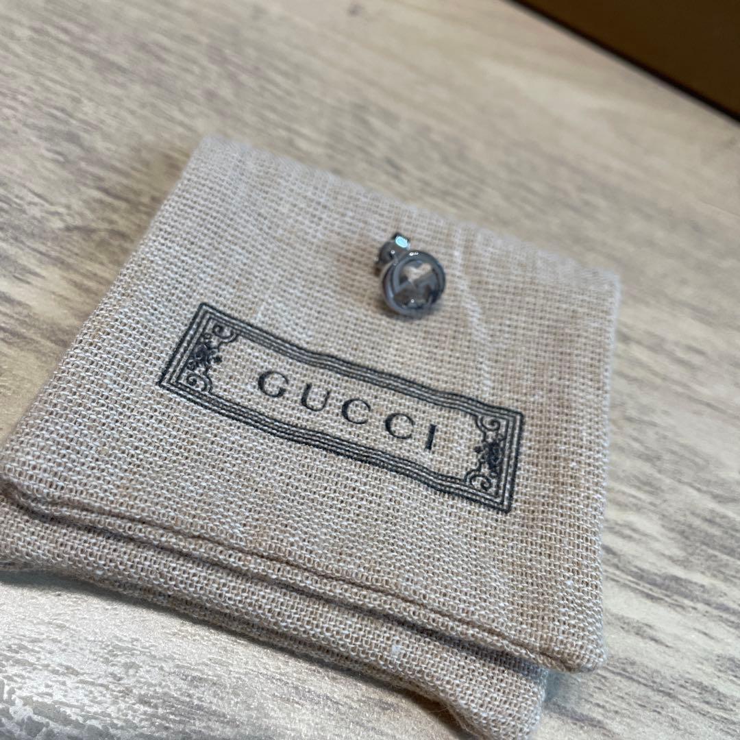 GUCCI シルバー GGロゴ ピアス(片耳用)