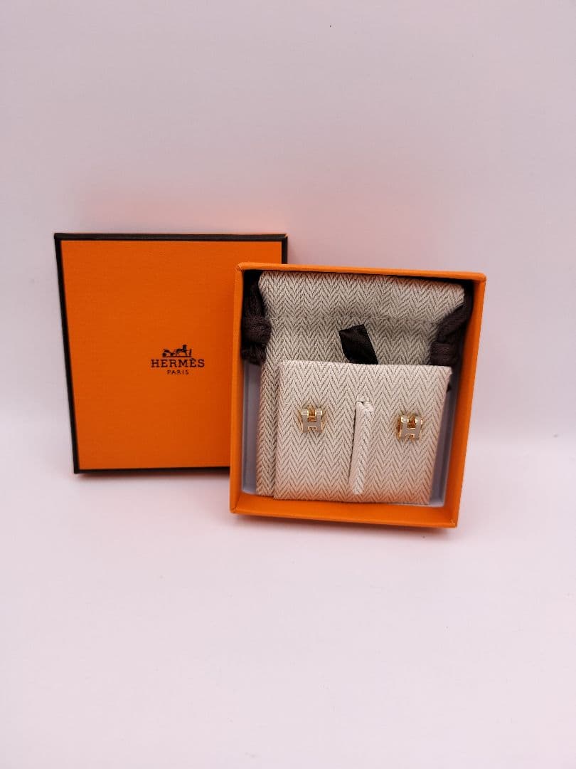 HERMES Hモチーフピアス 専用ポーチ付き